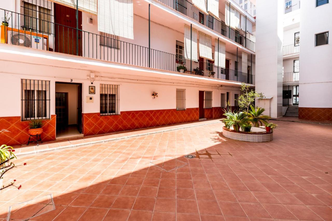 Holi-Rent Salado Apartamento Sevilha Exterior foto