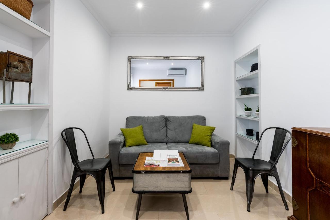 Holi-Rent Salado Apartamento Sevilha Exterior foto