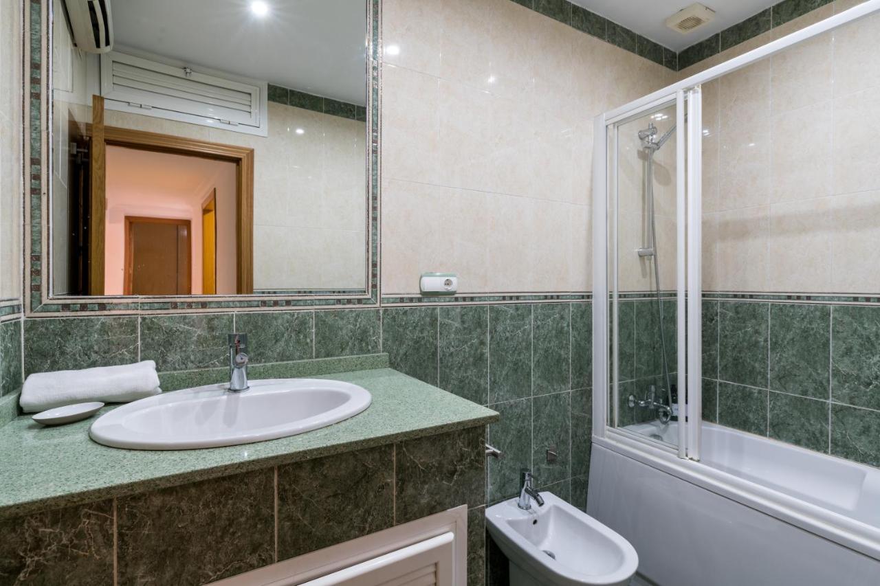 Holi-Rent Salado Apartamento Sevilha Exterior foto